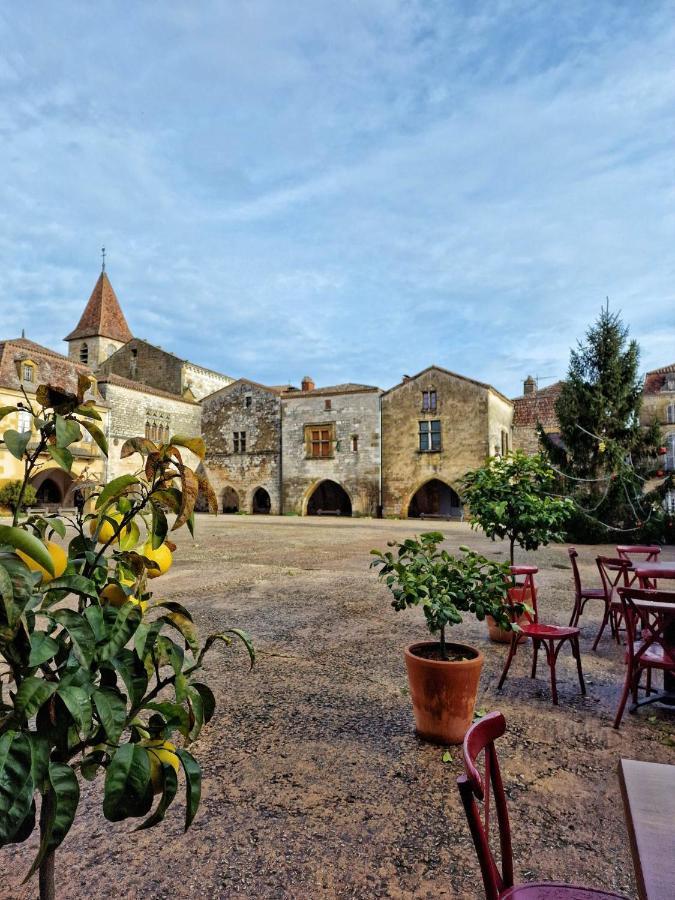 Bed and Breakfast Au Bonheur Des Ruelles Monpazier Exterior foto